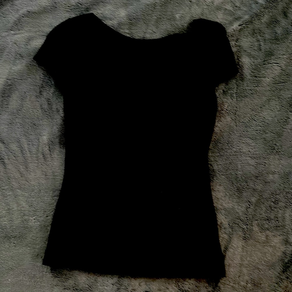 Cute black T-shirt with cut out back